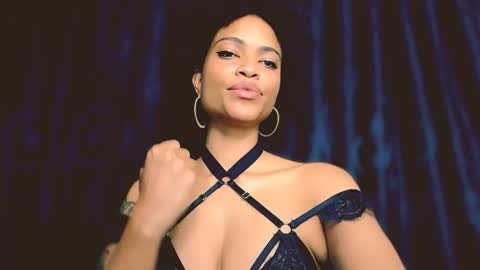 Snapshot of queendom_ing chatting on November 15, 2025, 8:22 am Sweet Goddess online show from November 15, 2025, 8:22 am