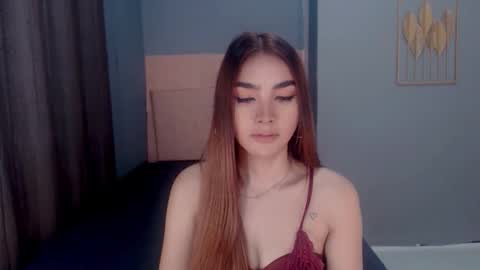 queenemeraldts online show from December 15, 2025, 2:05 am