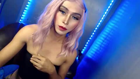 just call me QUEEN and ill be there online show from October 21, 2025, 5:57 pm