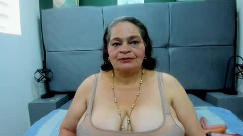Snapshot of queenmature chatting on September 11, 2025, 8:53 pm VickyBoobss online show from September 11, 2025, 8:53 pm