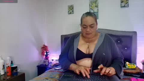 VickyBoobss online show from May 10, 2026, 1:05 pm