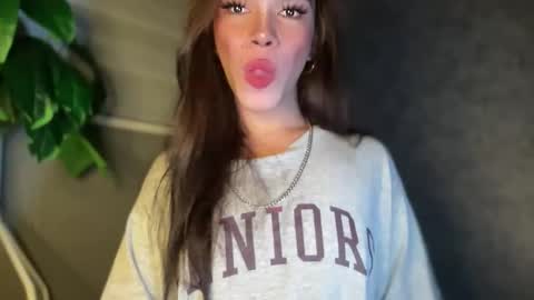 QUEEN online show from November 29, 2025, 10:29 am