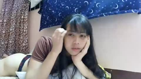 queennbbee online show from June 25, 2026, 3:16 pm