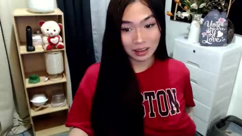 Snapshot of queenofcum169xx chatting on April 21, 2026, 6:23 pm Mikka online show from April 21, 2026, 6:23 pm