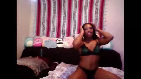 QueenOfHearts online show from January 10, 2025, 7:54 pm