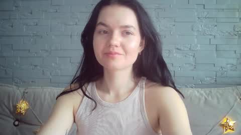 QueenOfModels online show from April 25, 2026, 4:04 am