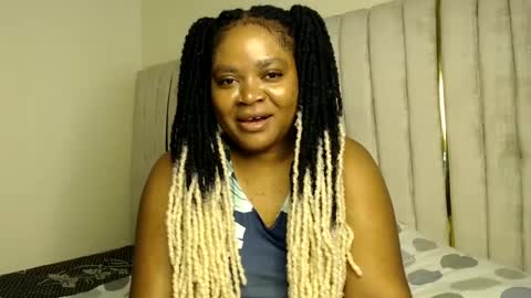 Snapshot of queenofsouls chatting on December 12, 2024, 8:03 am . online show from December 12, 2024, 8:03 am