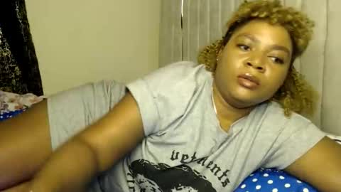 Snapshot of queenofsouls chatting on September 23, 2025, 3:20 am . online show from September 23, 2025, 3:20 am