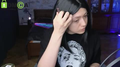     follow my new insta  online show from December 18, 2025, 9:37 am