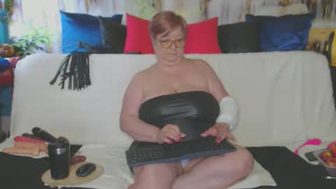 QueenPammy online show from May 16, 2026, 6:21 am