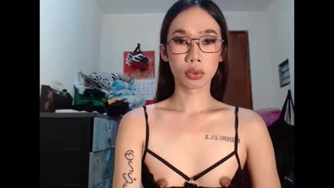 Paula watson online show from December 1, 2025, 2:38 am