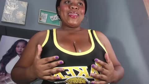 Snapshot of queenrachelbrown chatting on April 24, 2026, 11:56 am queenrachelbrown online show from April 24, 2026, 11:56 am