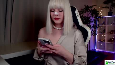 Queensy online show from March 1, 2026, 5:04 pm