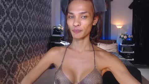 Snapshot of queenvalentinats chatting on June 13, 2026, 12:03 pm ValentinaMoone online show from June 13, 2026, 12:03 pm