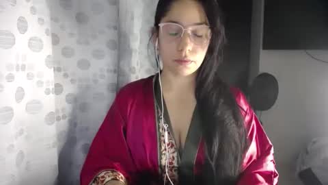 Snapshot of queenvictoria2023 chatting on May 14, 2026, 3:35 am Paola online show from May 14, 2026, 3:35 am