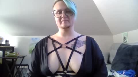 queerlyjaz online show from September 17, 2025, 12:12 am