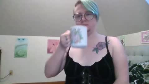 Snapshot of queerlyjaz chatting on November 11, 2025, 3:12 pm queerlyjaz online show from November 11, 2025, 3:12 pm