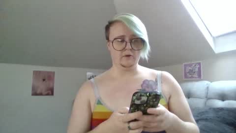 Snapshot of queerlyjaz chatting on November 23, 2025, 7:35 pm queerlyjaz online show from November 23, 2025, 7:35 pm