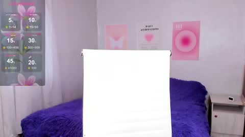 Snapshot of queitsharm_ chatting on July 7, 2026, 5:43 am Anna online show from July 7, 2026, 5:43 am