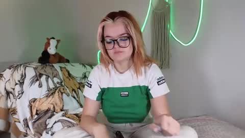 Snapshot of quervoqueen1 chatting on December 18, 2024, 4:20 am Bri online show from December 18, 2024, 4:20 am