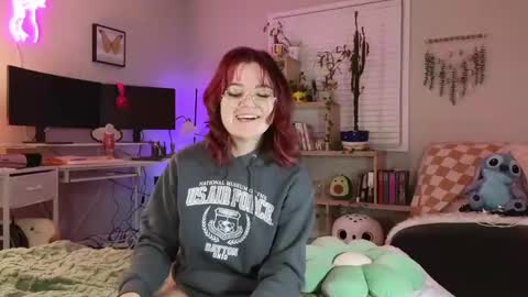 Snapshot of quervoqueen1 chatting on February 4, 2025, 1:56 am Bri online show from February 4, 2025, 1:56 am