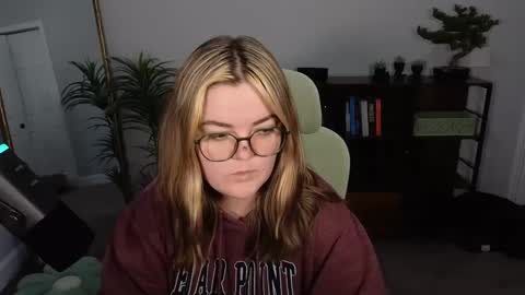 Snapshot of quervoqueen1 chatting on September 17, 2025, 2:57 am Bri online show from September 17, 2025, 2:57 am