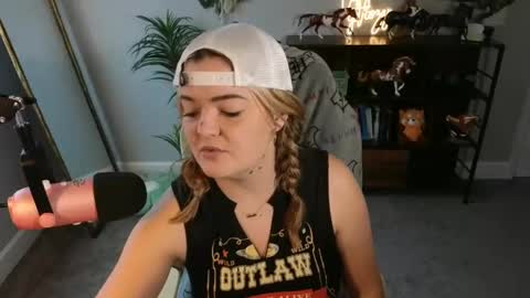 Snapshot of quervoqueen1 chatting on November 23, 2025, 6:30 pm Bri online show from November 23, 2025, 6:30 pm