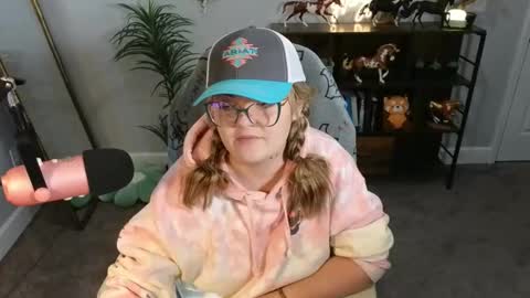 Snapshot of quervoqueen1 chatting on November 25, 2025, 12:43 am Bri online show from November 25, 2025, 12:43 am