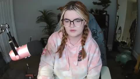 Snapshot of quervoqueen1 chatting on February 11, 2026, 3:55 am Bri online show from February 11, 2026, 3:55 am