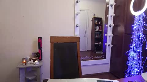 quiet_smile online show from February 19, 2026, 5:58 am