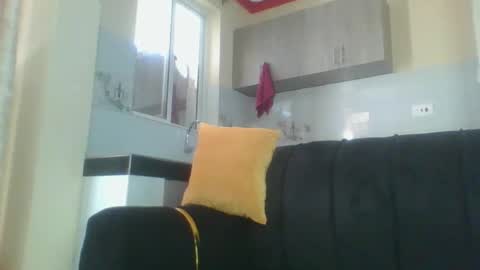 Snapshot of quinn_ce_ chatting on November 13, 2025, 7:51 am quinn_ce_ online show from November 13, 2025, 7:51 am