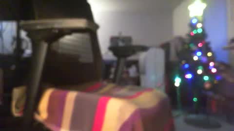 qwerty__pop online show from December 1, 2025, 12:37 am