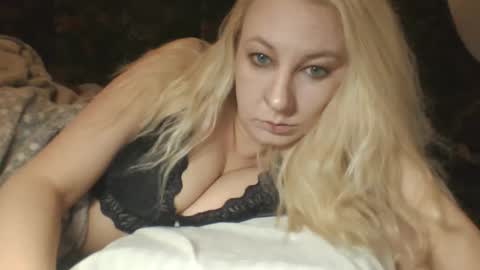 Snapshot of qwertyuio71919 chatting on October 23, 2025, 4:45 am qwertyui online show from October 23, 2025, 4:45 am