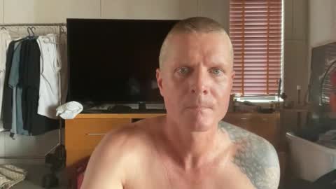 rabbit_eyes69 online show from April 17, 2026, 4:48 am