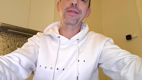 rabosoy online show from December 17, 2025, 10:38 pm