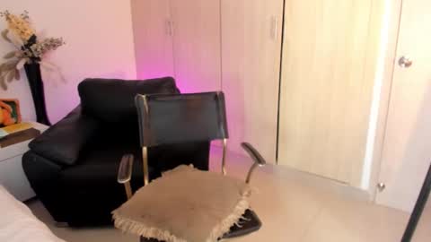 Snapshot of rachaeldeckard chatting on October 22, 2025, 4:35 am natalia - online show from October 22, 2025, 4:35 am