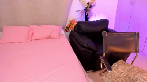 Snapshot of rachaeldeckard chatting on November 8, 2025, 4:34 am natalia - online show from November 8, 2025, 4:34 am