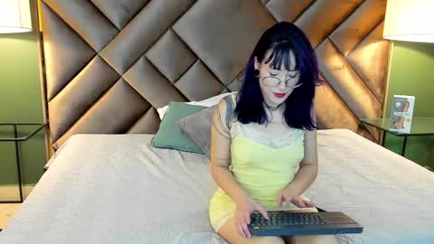 Snapshot of rache_roth chatting on April 30, 2026, 9:30 pm Rachel online show from April 30, 2026, 9:30 pm