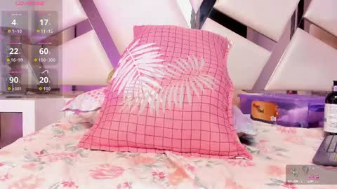 Snapshot of racheellgrayx chatting on June 19, 2026, 8:45 pm Rachell Gray online show from June 19, 2026, 8:45 pm