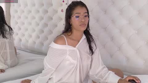 rachel_jamesx online show from May 10, 2026, 4:50 am