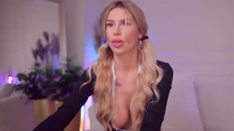 rachel_quinn_ online show from February 23, 2026, 4:43 am