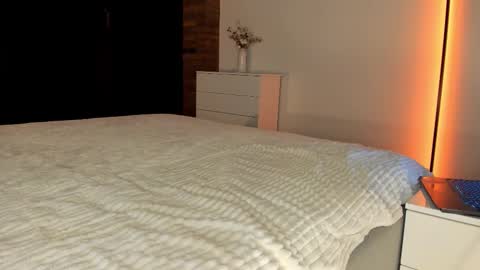 Sherryl online show from November 30, 2025, 6:34 pm