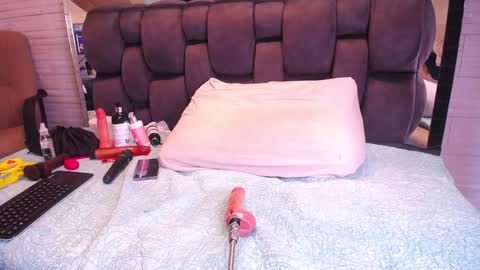 Snapshot of rachel_westt chatting on January 25, 2025, 2:47 pm RACHEL online show from January 25, 2025, 2:47 pm