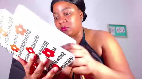 Snapshot of rachelbrown_ chatting on December 11, 2024, 12:34 pm MALIKA Z online show from December 11, 2024, 12:34 pm