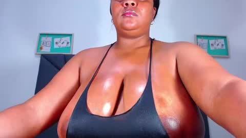 Snapshot of rachelbrown_ chatting on December 12, 2024, 2:15 am MALIKA Z online show from December 12, 2024, 2:15 am