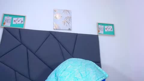 Snapshot of rachelbrown_ chatting on December 14, 2024, 6:20 pm MALIKA Z online show from December 14, 2024, 6:20 pm