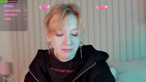 RachelCart online show from November 24, 2025, 3:06 am