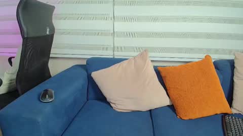 Snapshot of rachell_criss chatting on March 4, 2025, 7:19 am Rachell online show from March 4, 2025, 7:19 am