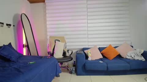 Snapshot of rachell_criss chatting on March 5, 2025, 6:54 am Rachell online show from March 5, 2025, 6:54 am