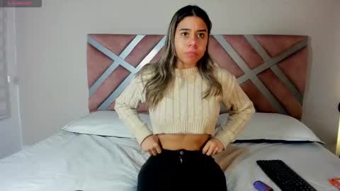 Snapshot of rachell_criss chatting on October 18, 2025, 3:42 am Rachell online show from October 18, 2025, 3:42 am